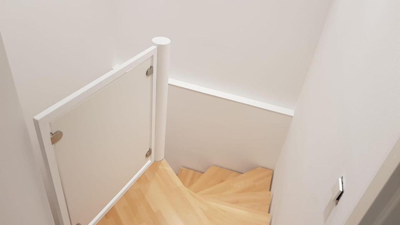 Ferienwohnung Mit Jacuzzi Naehe Flughafen Koeln Bonn โทรสดอร์ฟ ภายนอก รูปภาพ