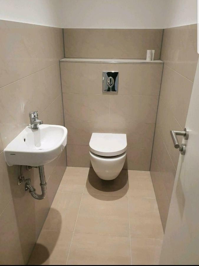 Ferienwohnung Mit Jacuzzi Naehe Flughafen Koeln Bonn โทรสดอร์ฟ ภายนอก รูปภาพ